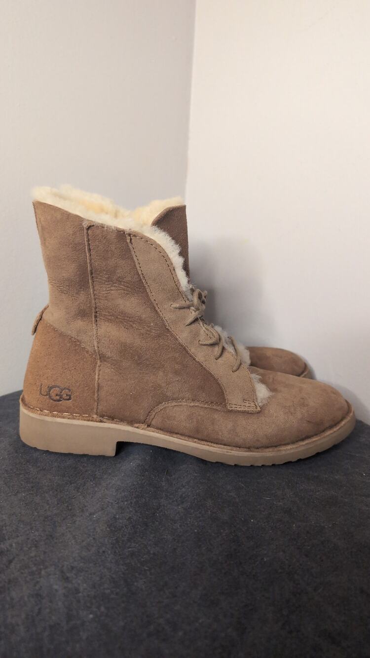 UGG Quincy Chestnut Shearling Lace-Up Boots Size 10